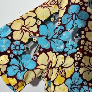 Easter Island Mercantile Hawaiian style shirt men’s large Moai statues